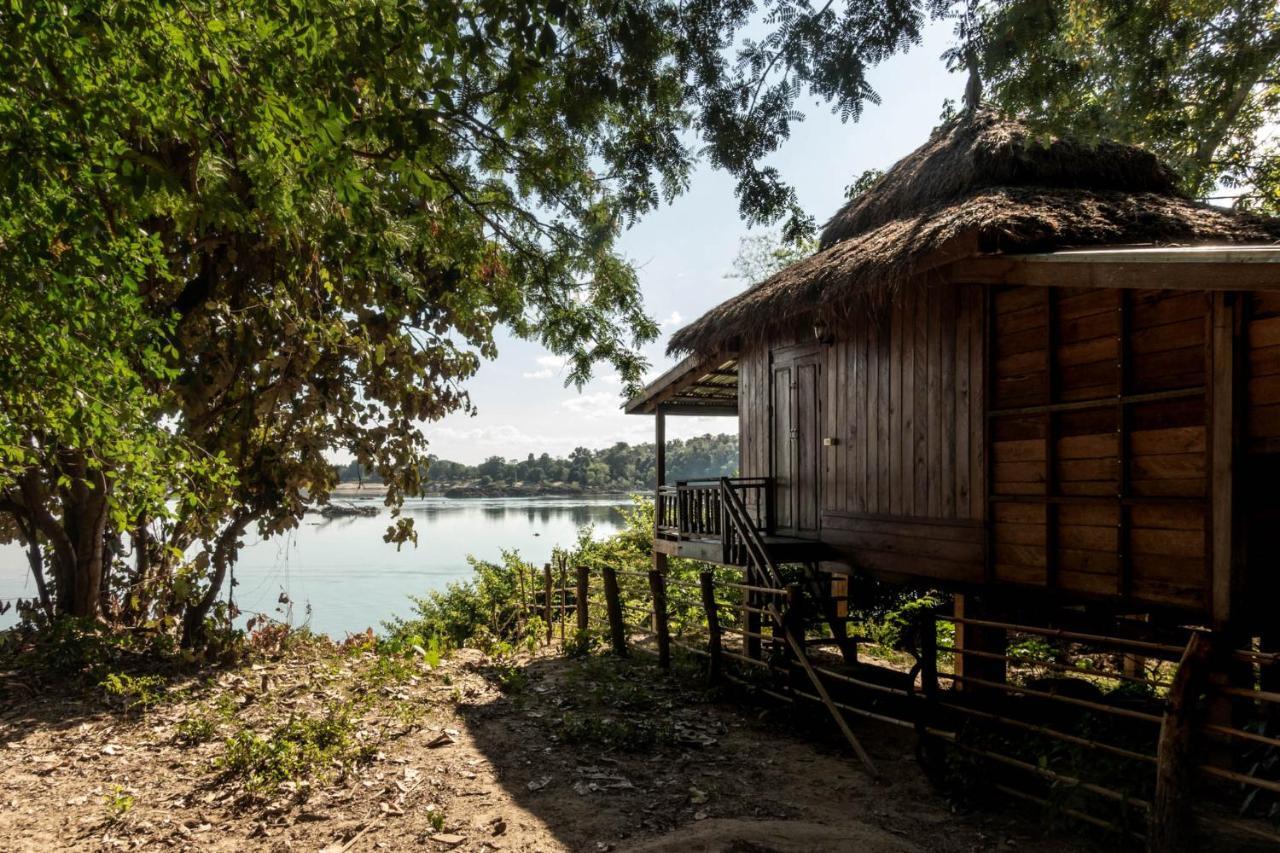 Pomelo Restaurant And Guesthouse - Fishermen & Tammarine Cottages Riverfront - Experience Nature, Culture And Adventure & Tailor-Made Tour Ban Khon Exterior photo